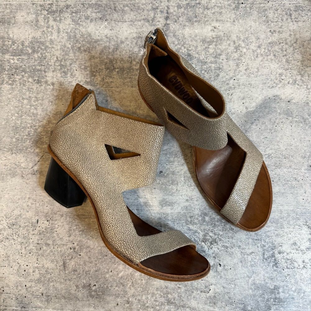 CYDWOQ Vintage Brace Sandal 38 - Picture 1 of 6
